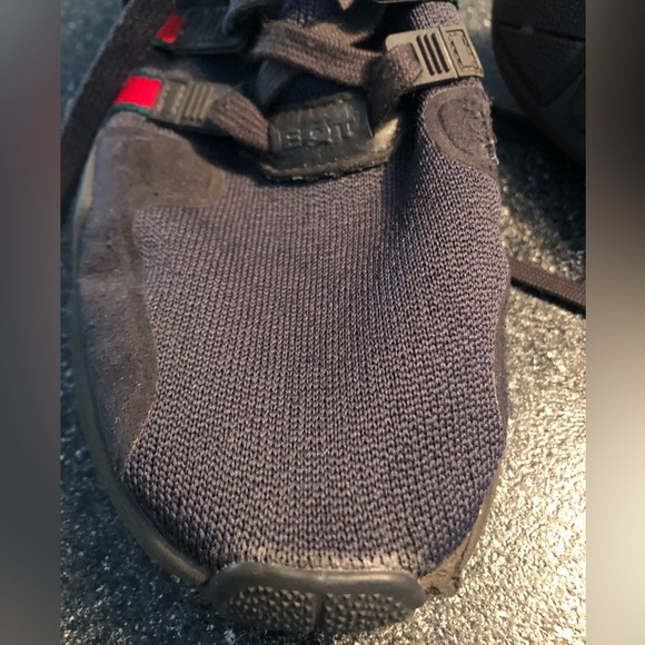 Men’s Adidas Equipment black with red stripes size 10 Running shoes - Picture 7 of 15